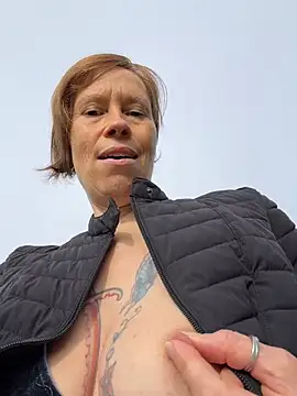 SexyExclusiveflower - Finger pussy outside 🤭💦