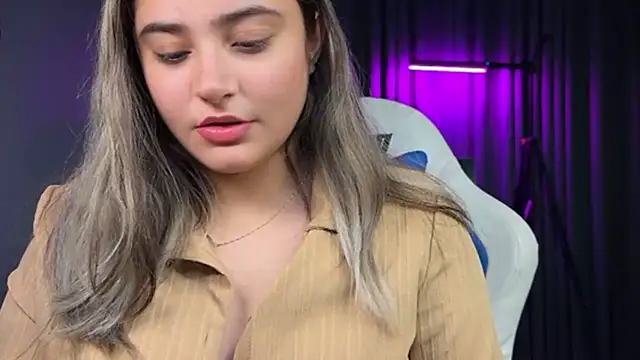 Demieliss - ''''shower some love'''''🦋 🎀