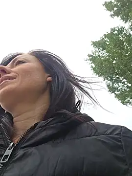 Risky_woman - IN PARK .FRONT NEIGHBOURS NAKED SQUIRT