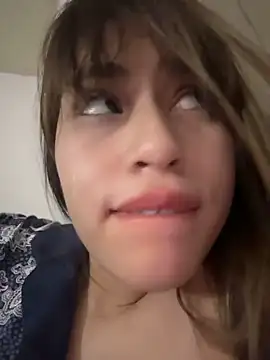 Romyamo - Show nipples bby