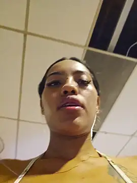Brenda_Mcfly - 50 SQUATS NAKED + Toy control x2mn🕹️
