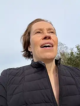 SexyExclusiveflower - Finger pussy outside 🤭💦