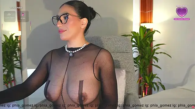 Whitneyhot - squirt in you face