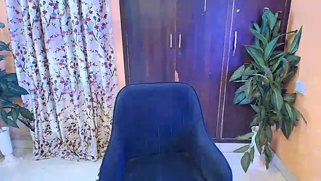 Bold-camlin - Seduce me with boobs🥵💋