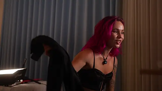 Sarah_Pink - Nipple play
