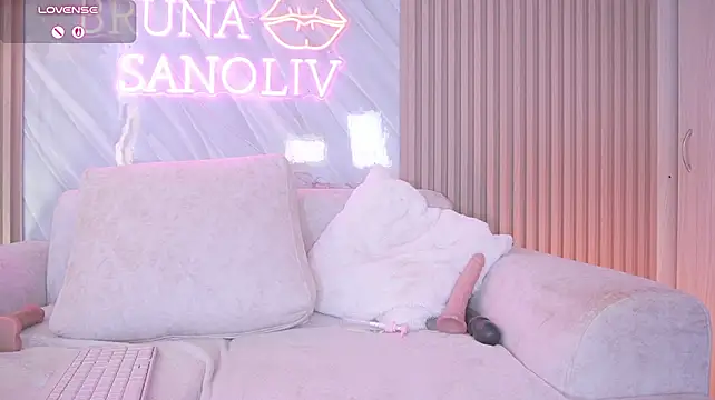 Brunasanoliv - SPANK ASS, FINGERING IN DOGGY