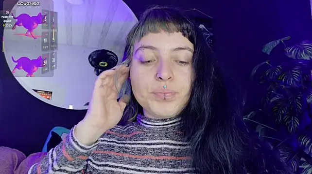 EmaaSmith - Show boobs + spit