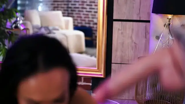 LaraKhaleesi - Cumming while sucking