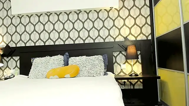 BrunetteKaty - Naked ass
