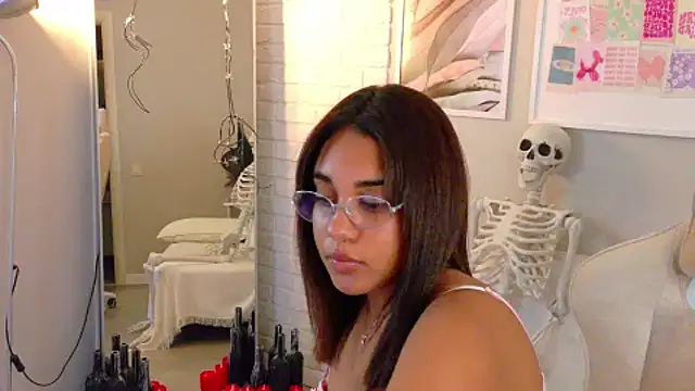 Luna_Cortier - playing with breasts