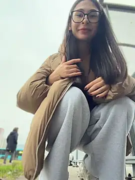 Aria51 - camera under top & spy cute bra🚌🤍🌸