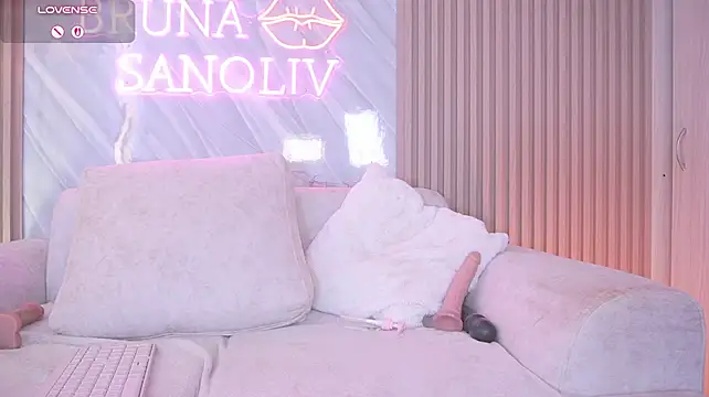 Brunasanoliv - SPANK ASS, FINGERING IN DOGGY