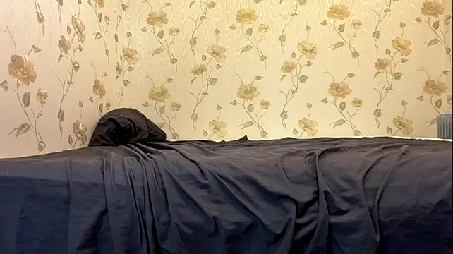 KariStpeters - I'M TRYING TO MAKE MILK FROM MY NIPPLES