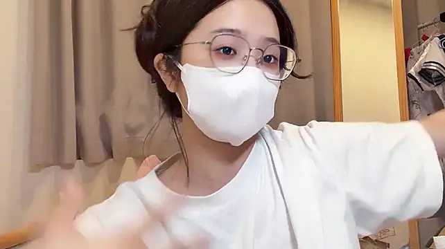 LHeart - 瑜珈服的誘惑><胸胸好脹~~~今天預計22:10去睡覺~~