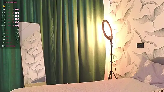 LettyWilde - flash tits