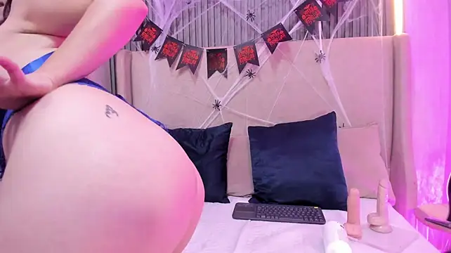 KeniaArias - FEET DILDO MASTURBATION