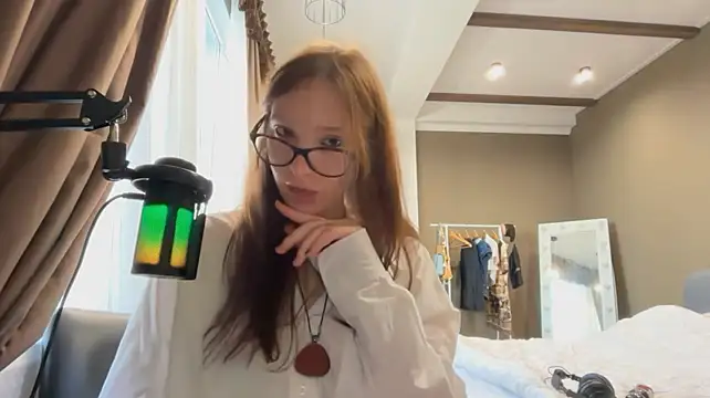 FlaviaDevost - Spank my sexy ass every 5tk