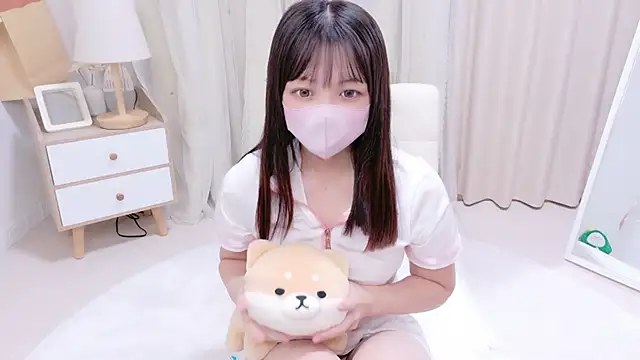 Kanna-dakanna - 盗撮アングルでパンチラ💕