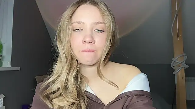 Blondesveg - Play with boobs🍑