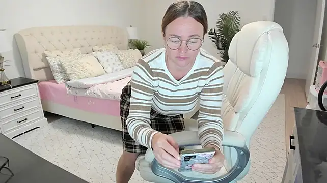 Vika73 - type - ​menu ​and ​private ​active