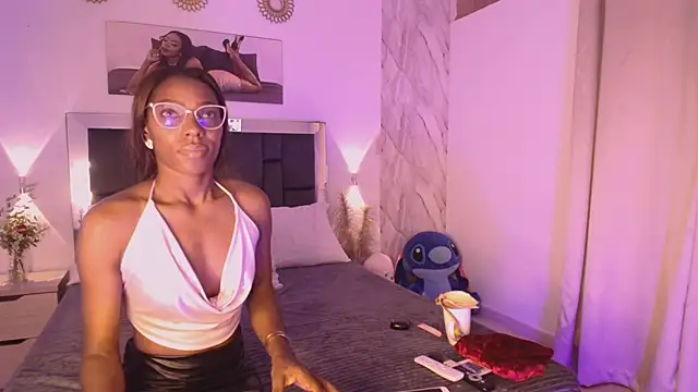 Vicky-Angel - sexi shwos ass 4 fingers