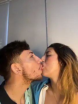 Luke_and_Liah - French passionate kiss