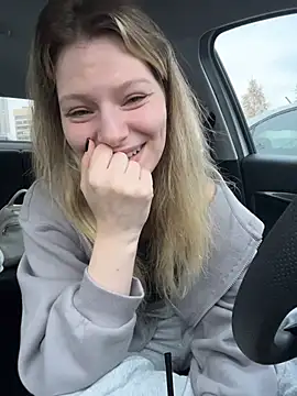 MaryHiggins - Sucking a dildo