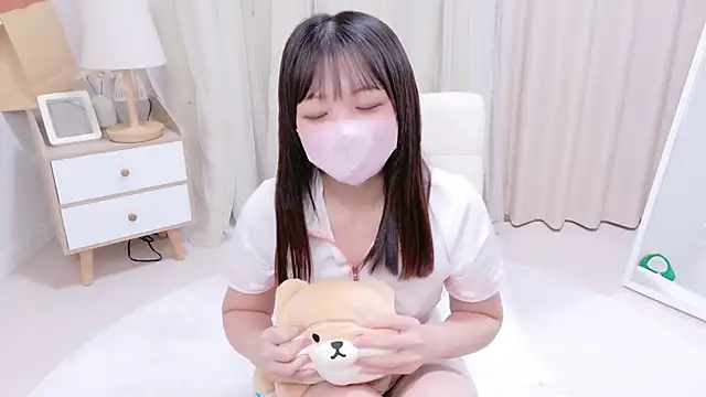 Kanna-dakanna - 盗撮アングルでパンチラ💕