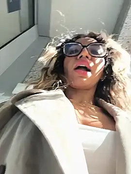 I_amAly - SHOW BOOBS
