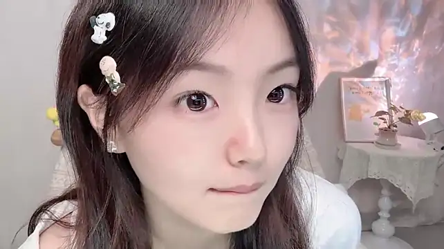 Wenwen8888 - 如果哥哥跟我玩猜拳 我只会出剪刀 因为哥哥是我的拳布
