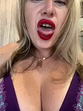 Kittenforyou - undress me