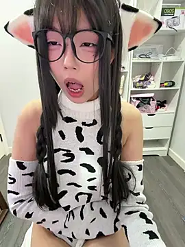 A5l2e0x - 奶牛妹妹的疯狂秀场
