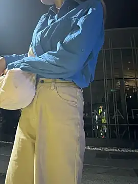 JUJU8030 - 脱内衣不裸上半身