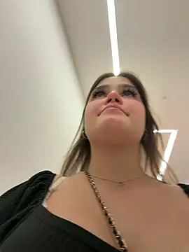 Cristal-Et-Moet - Pussy riding on BIG BLACK COCK to squirt