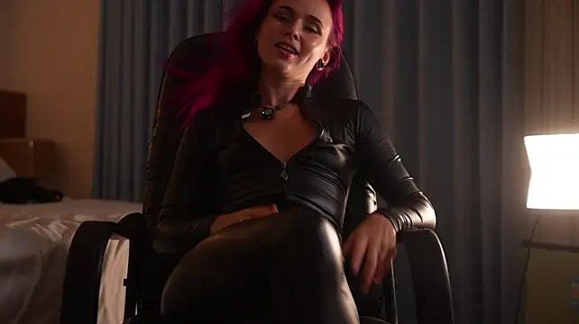 Sarah_Pink - Nipple play