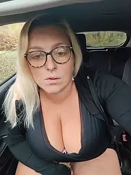 Winniess40 - Finger ass & plug