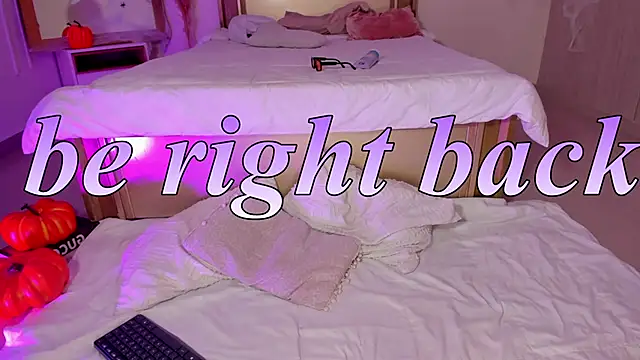 Mara_Galle - spread ass ( clothes on )🍒