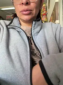 Dr_Nathalia_28 - pull up top a bit+squezze boobs