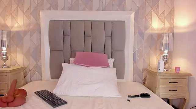 Zharia_lux_25