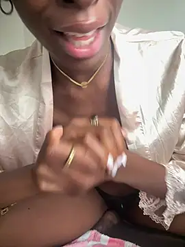 SexySkai - 🍑TWERK MY ASS 🍑