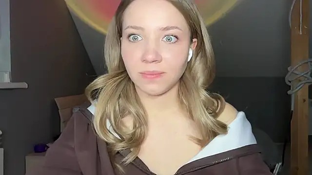 Blondesveg - Play with boobs🍑