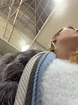 AdelRich - Show tits in mall