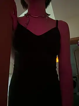 CherryBombs- - STRAP-ON SEX