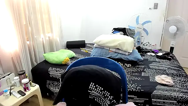 Anny_Smith69 - fingers in ass