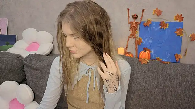 CarolinePepper - DOGGY POSE MY PANTIES