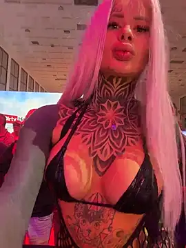 Bambixboo - free boobs in front of stranger