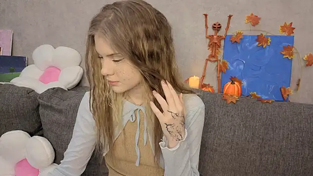 CarolinePepper - TEASE MY PANTIES FROM BACK VERY HOT
