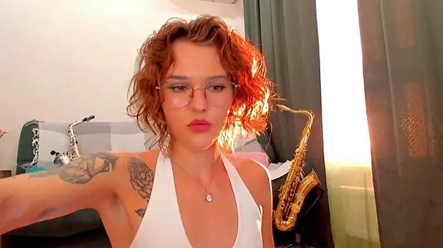 TommieHach - Pillow ride to make me horny 💜