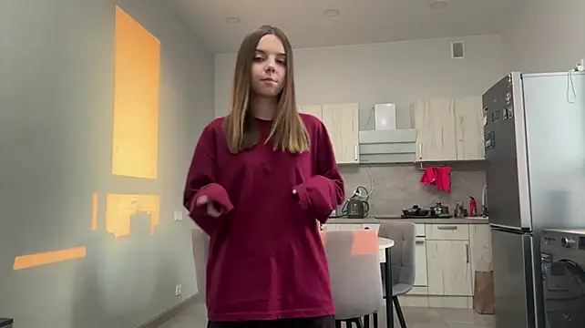 LisaPorse - show collarbones + cute wink