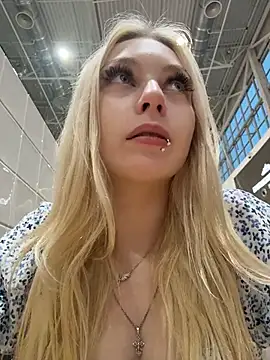 AngelinaTous - I'll show my ass+ spank 5 times🍑